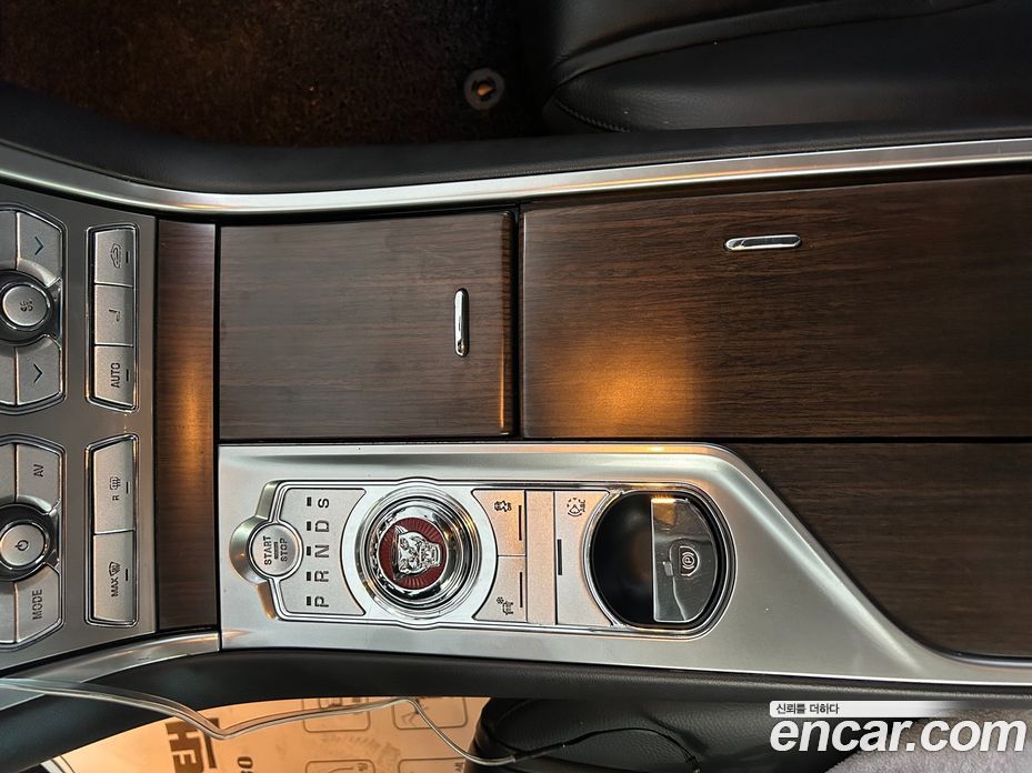 Jaguar XF New фото 7