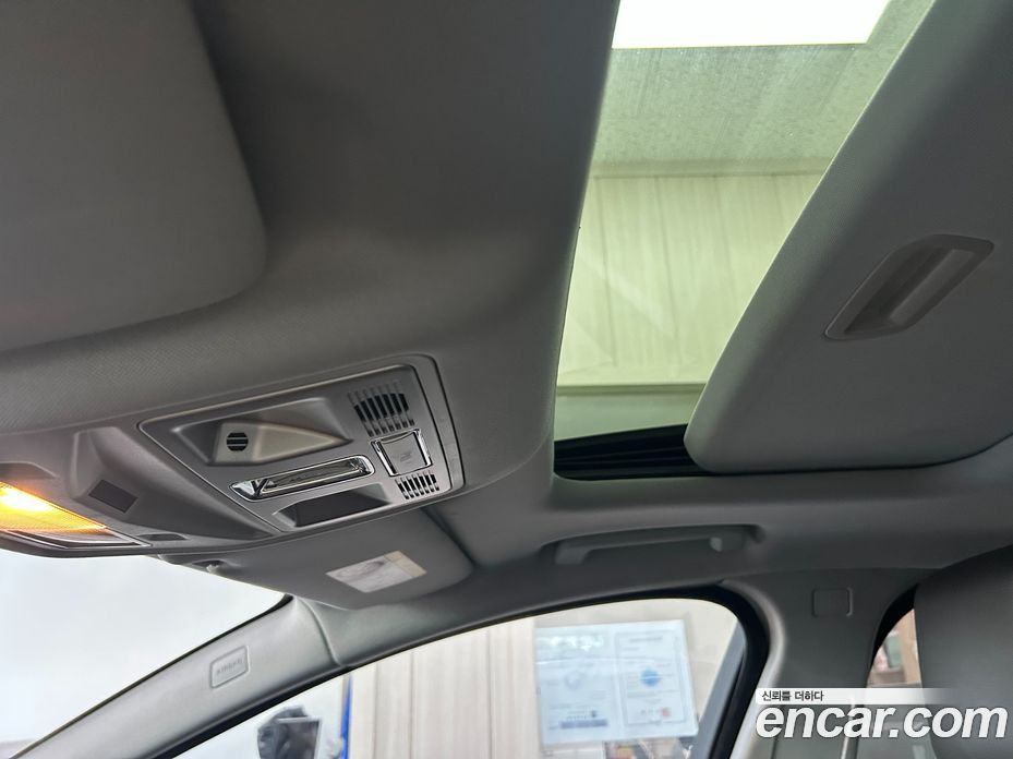 Jaguar XF New фото 10