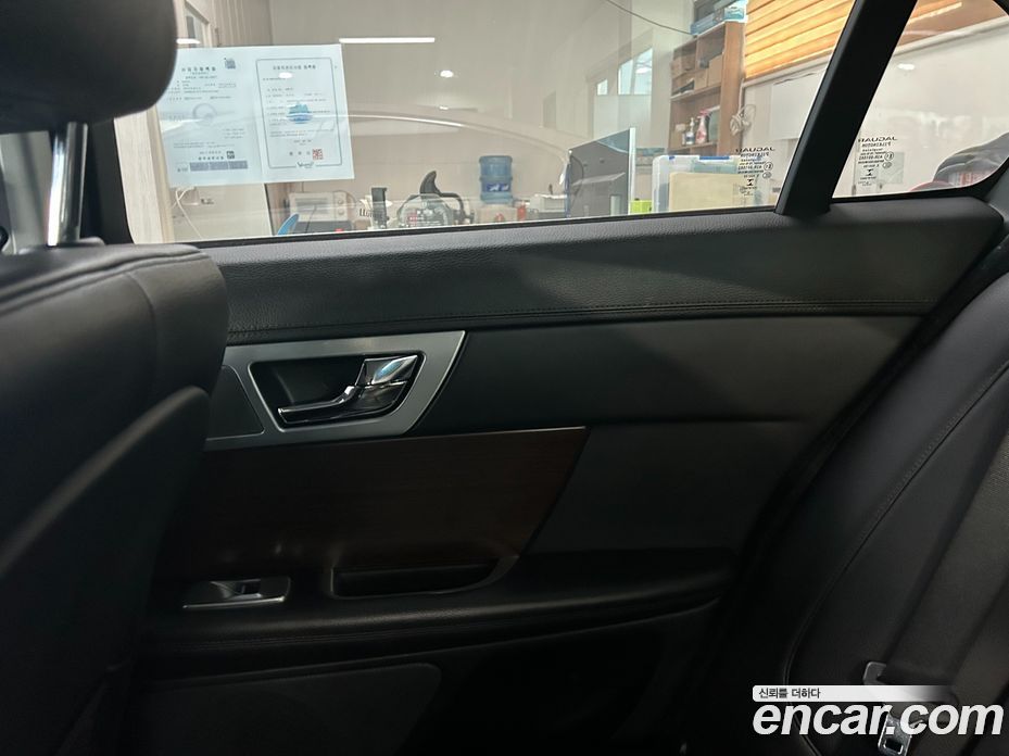 Jaguar XF New фото 14