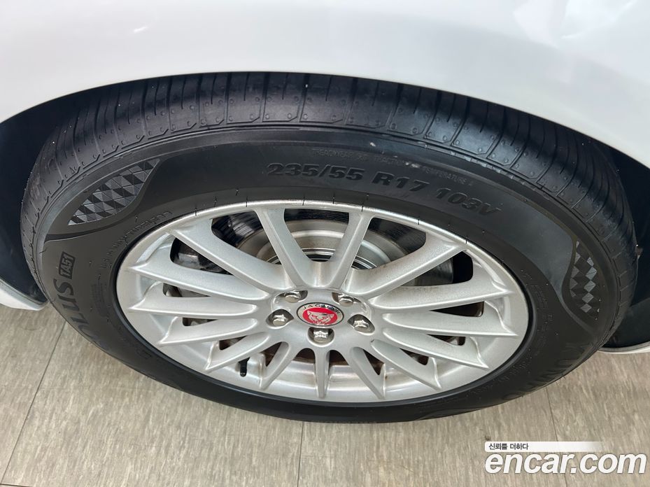 Jaguar XF New фото 16