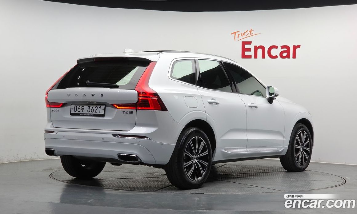 Volvo XC60 2nd Gen фото 2