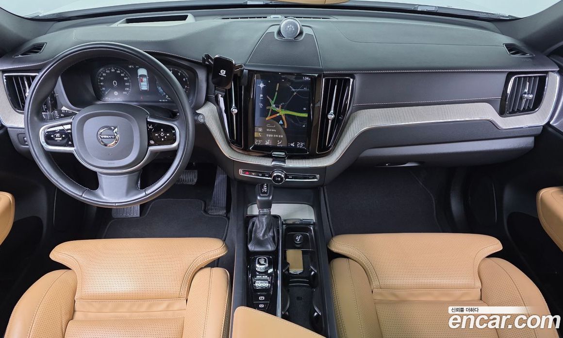 Volvo XC60 2nd Gen фото 7