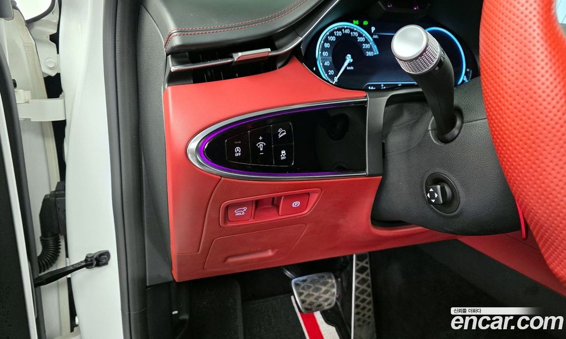 Genesis GV70 фото 16