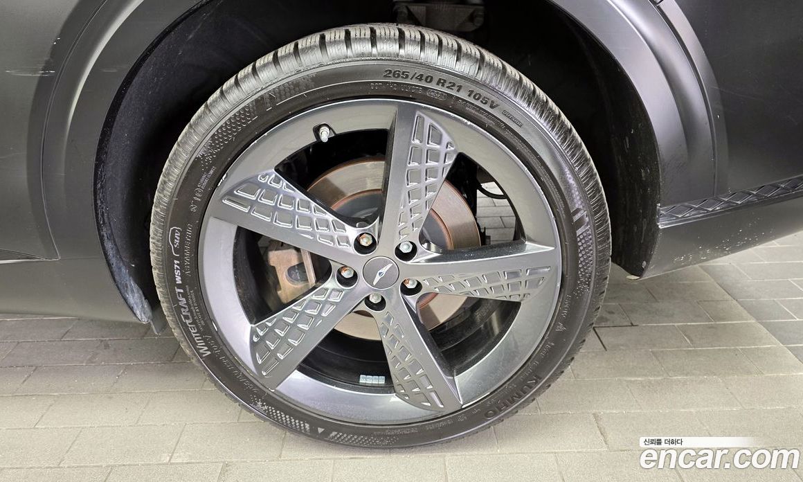 Genesis GV70 фото 21