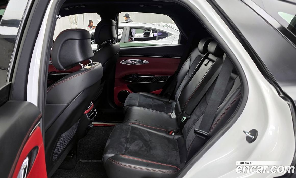 Genesis GV70 фото 26