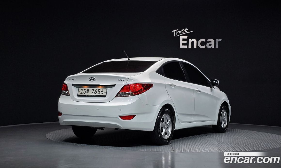 Hyundai Accent (New Type) фото 2
