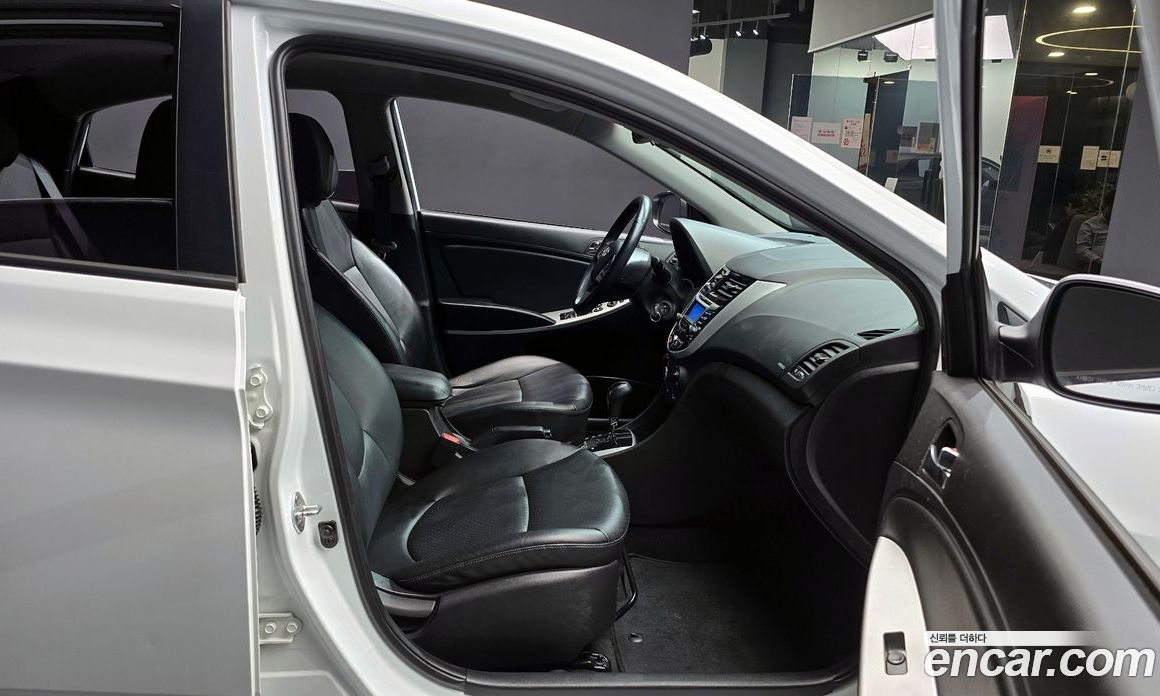 Hyundai Accent (New Type) фото 11
