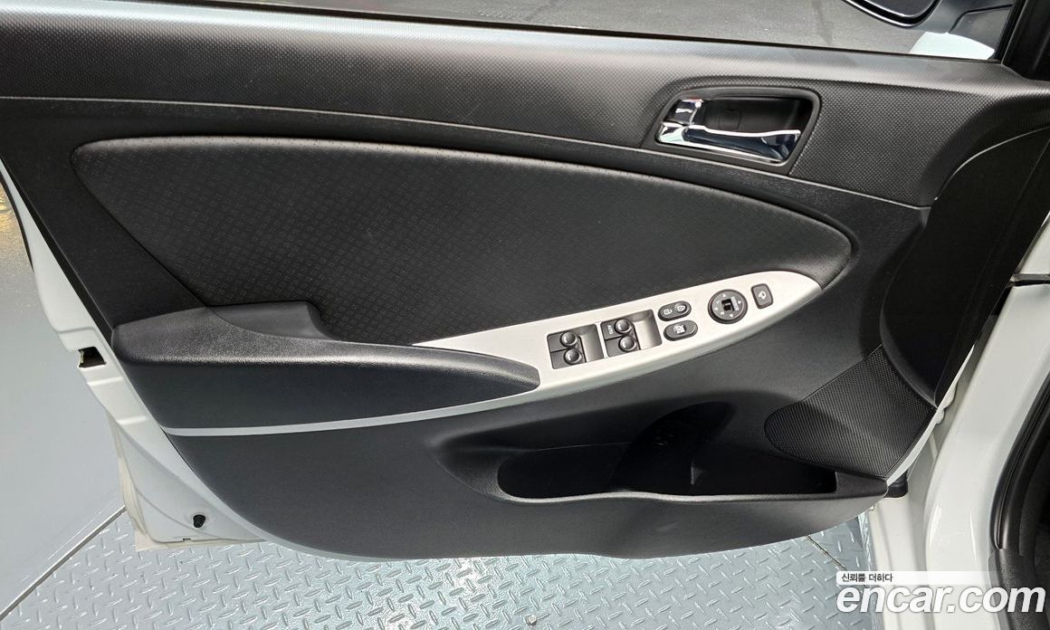 Hyundai Accent (New Type) фото 24