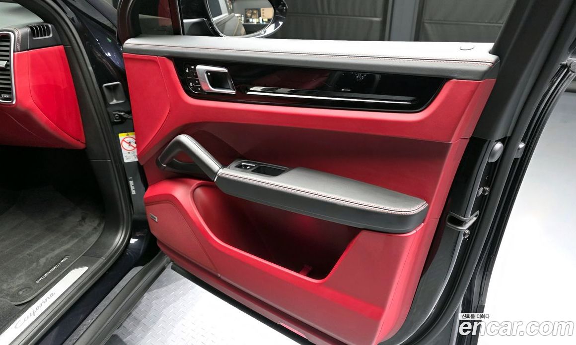 Porsche Cayenne 3rd Gen фото 24