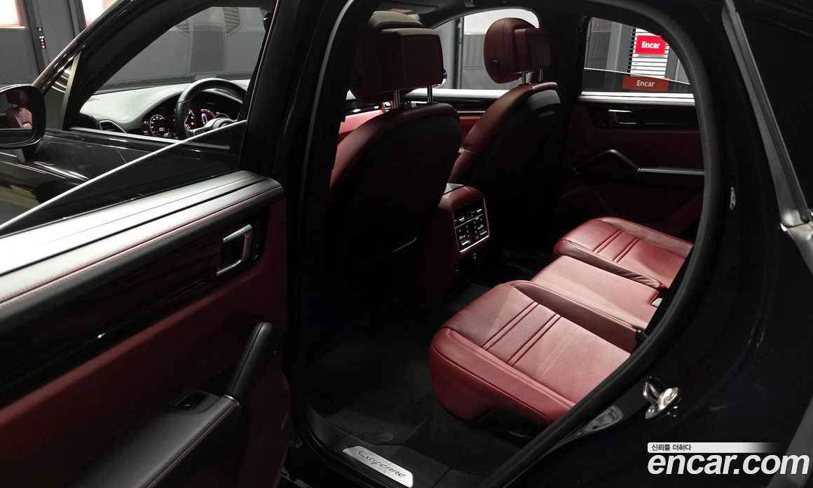 Porsche Cayenne 3rd Gen фото 26