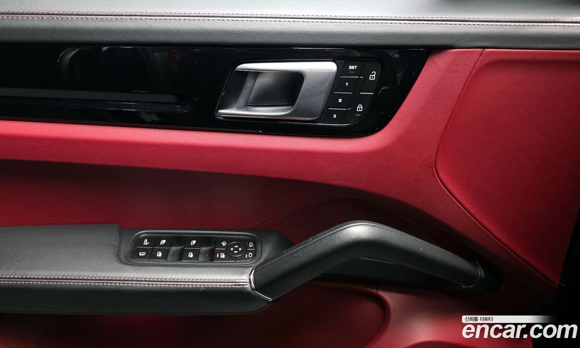 Porsche Cayenne 3rd Gen фото 32
