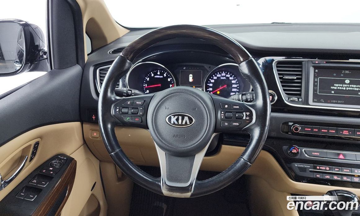 Kia Carnival 3rd Gen фото 14