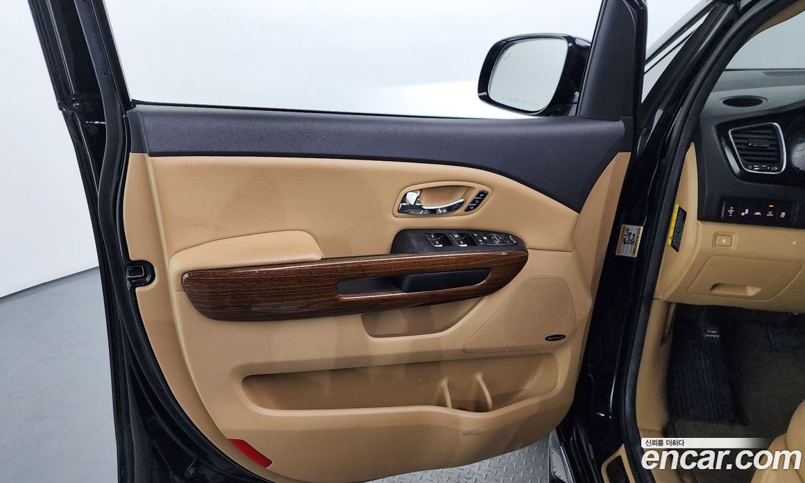 Kia Carnival 3rd Gen фото 24