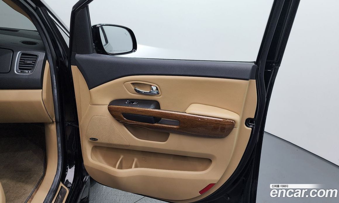 Kia Carnival 3rd Gen фото 25