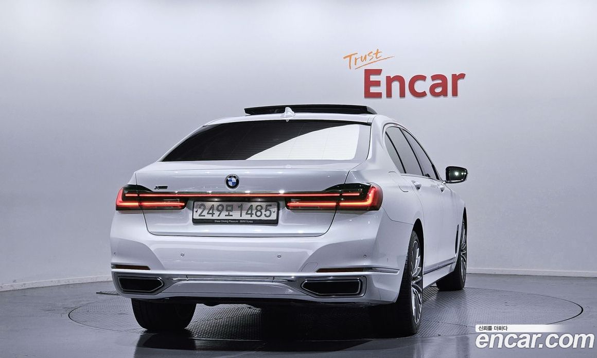 BMW 7-Series (G11) фото 4