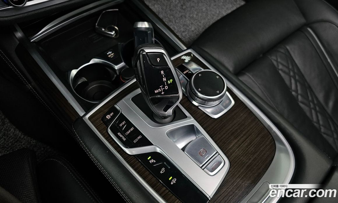 BMW 7-Series (G11) фото 9