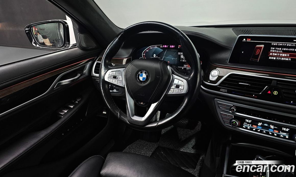 BMW 7-Series (G11) фото 13