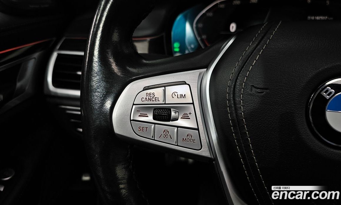 BMW 7-Series (G11) фото 15
