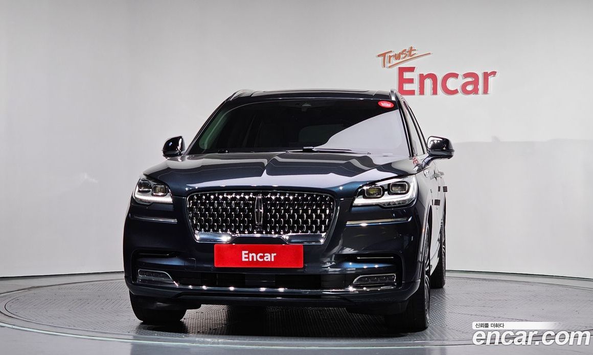 Lincoln Aviator 2nd Gen фото 3