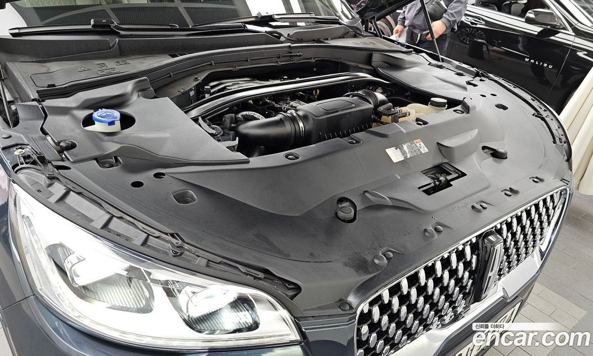 Lincoln Aviator 2nd Gen фото 6