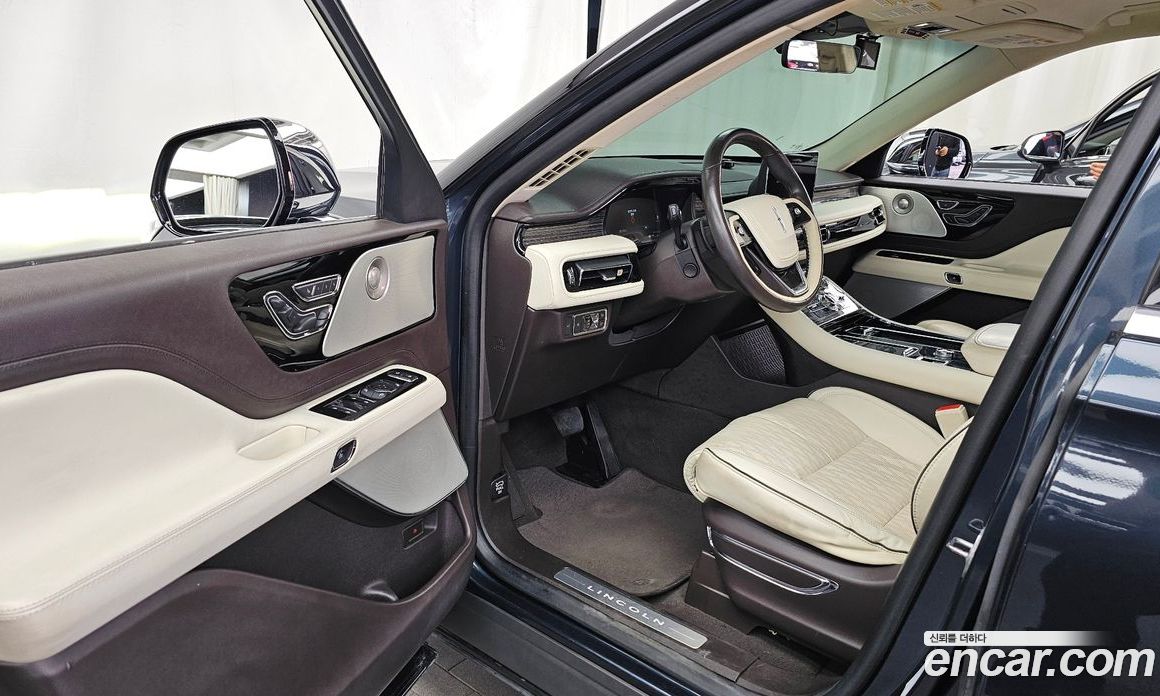 Lincoln Aviator 2nd Gen фото 10