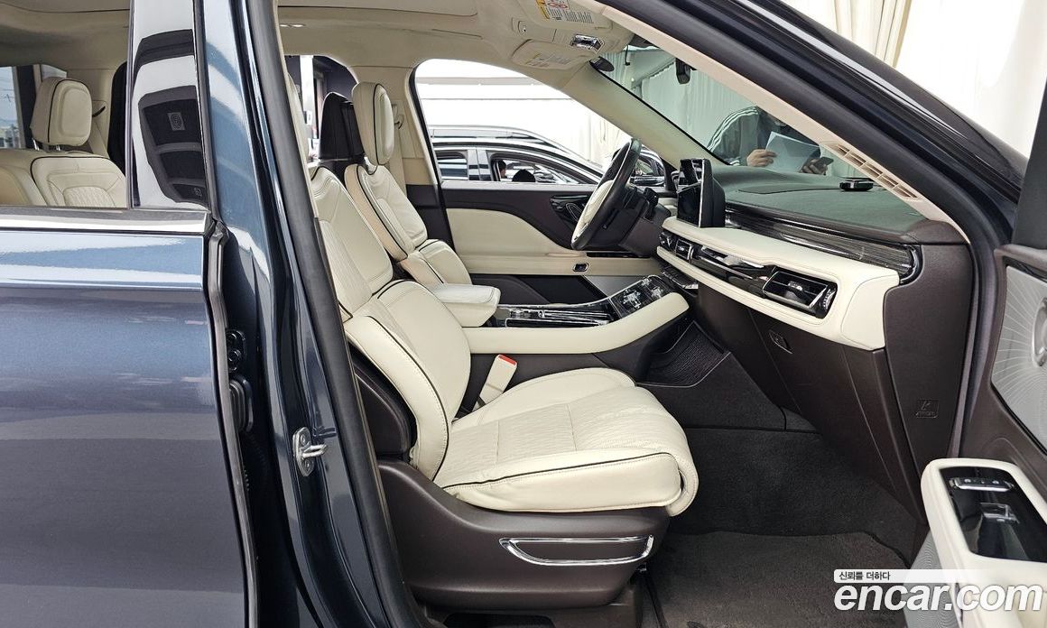 Lincoln Aviator 2nd Gen фото 11