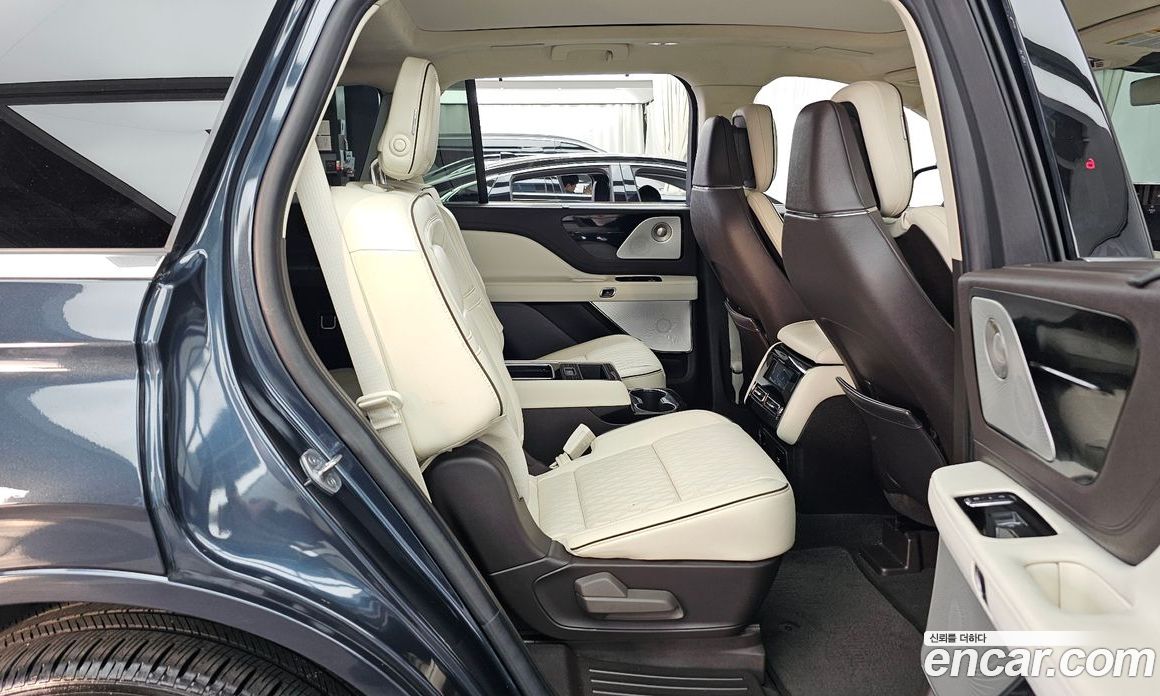 Lincoln Aviator 2nd Gen фото 12