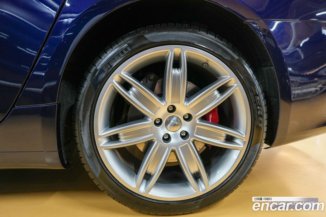 Maserati Quattroporte фото 5