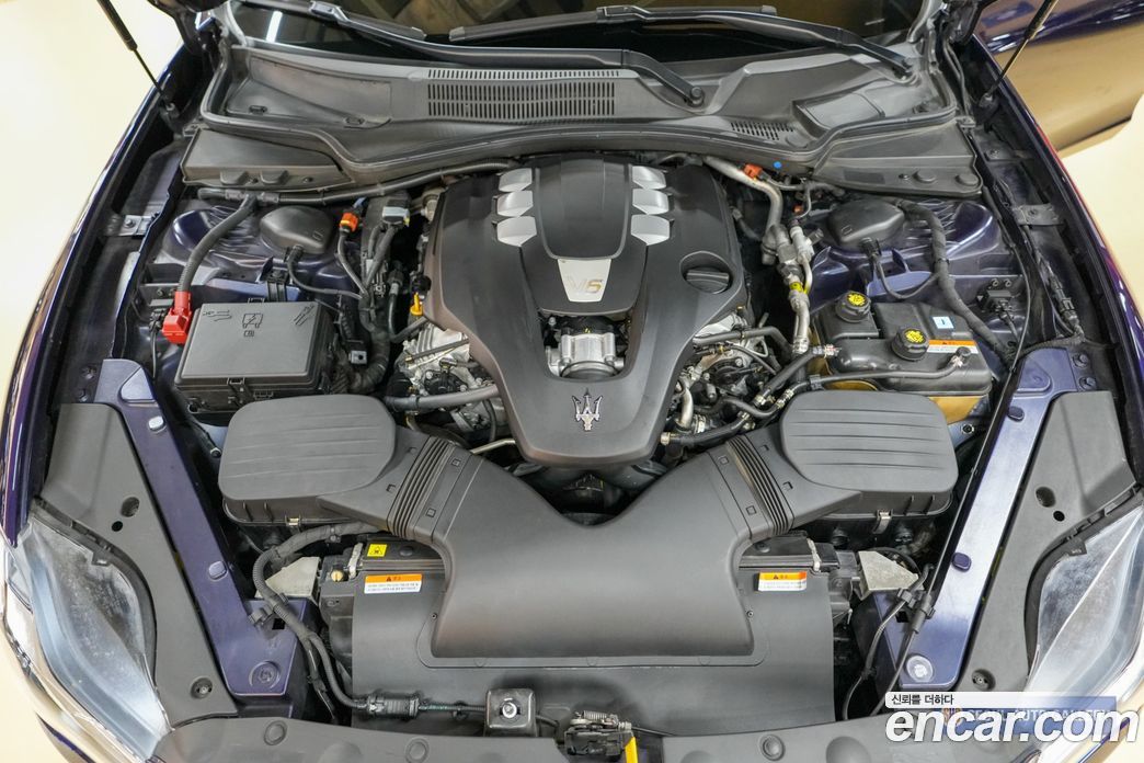 Maserati Quattroporte фото 6