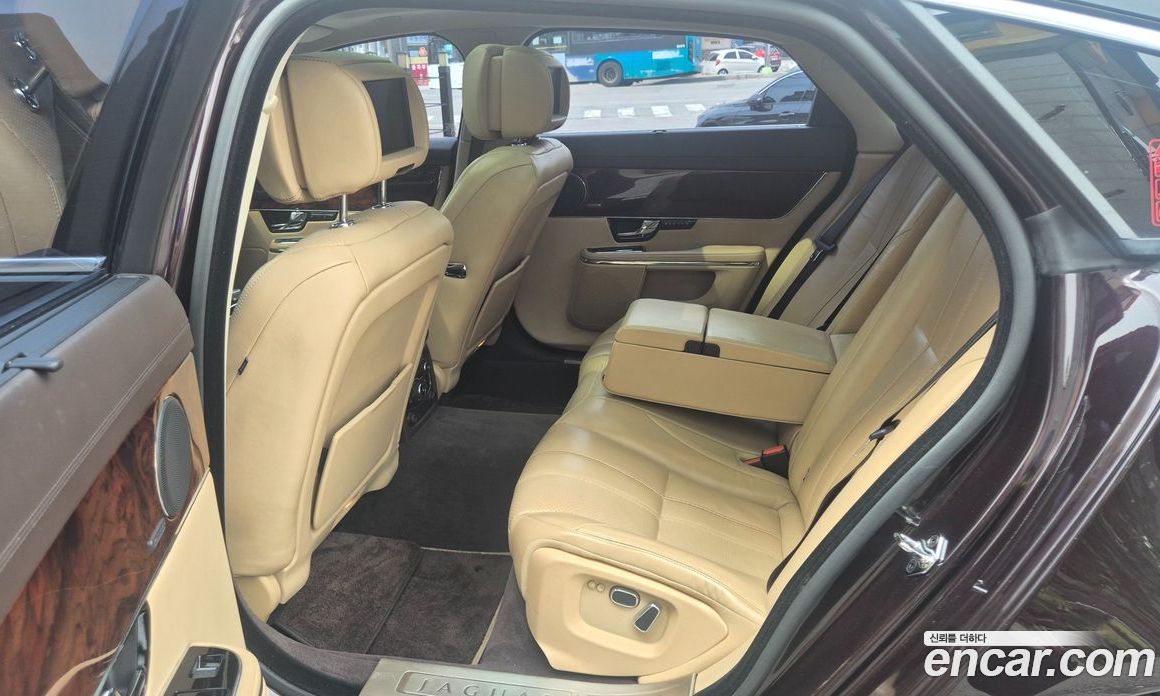 Jaguar XJ Restyling фото 18