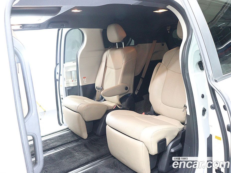 Toyota Sienna 4th Gen фото 15