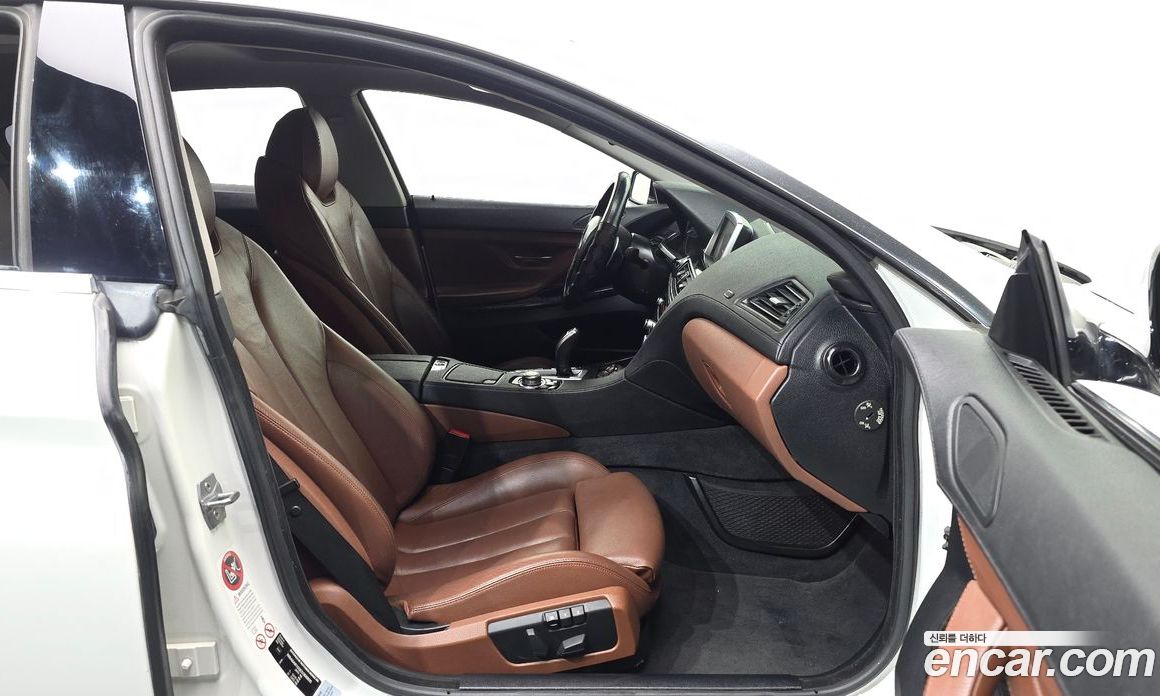 BMW 6-Series (F12) фото 11