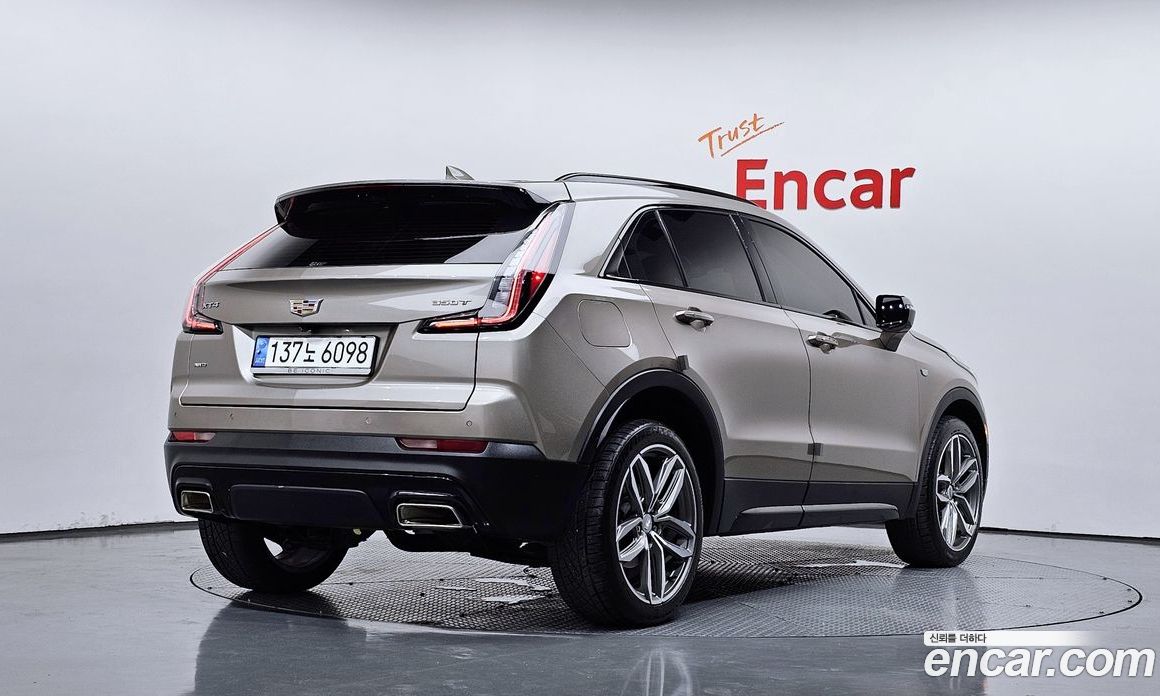 Cadillac XT4 фото 2