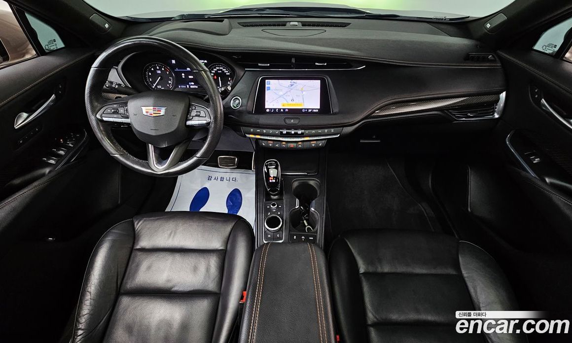 Cadillac XT4 фото 7
