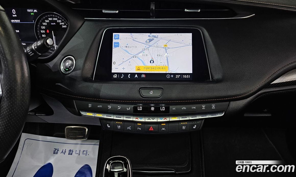 Cadillac XT4 фото 13