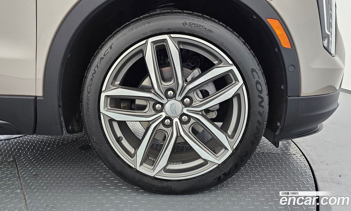 Cadillac XT4 фото 21