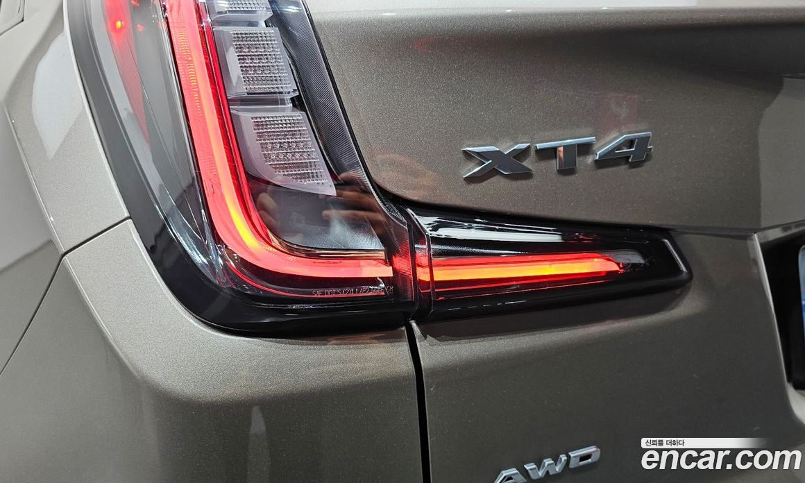 Cadillac XT4 фото 23