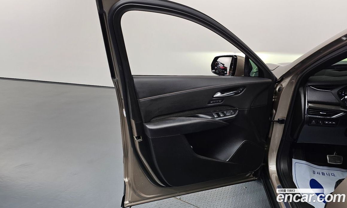 Cadillac XT4 фото 24