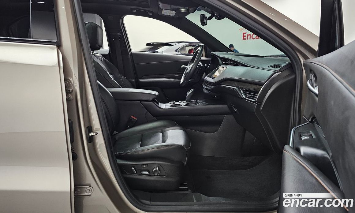 Cadillac XT4 фото 26