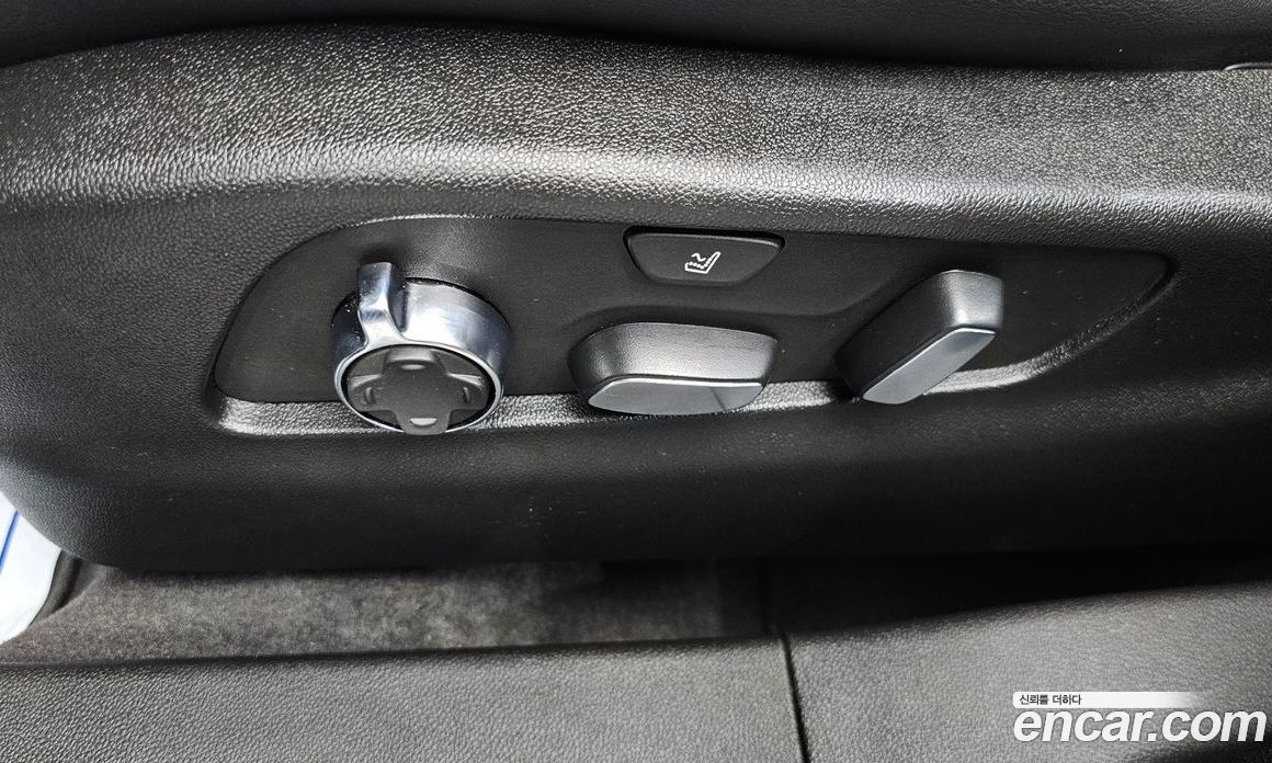 Cadillac XT4 фото 31