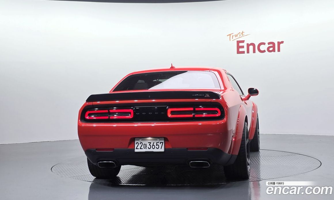 Dodge Challenger фото 4