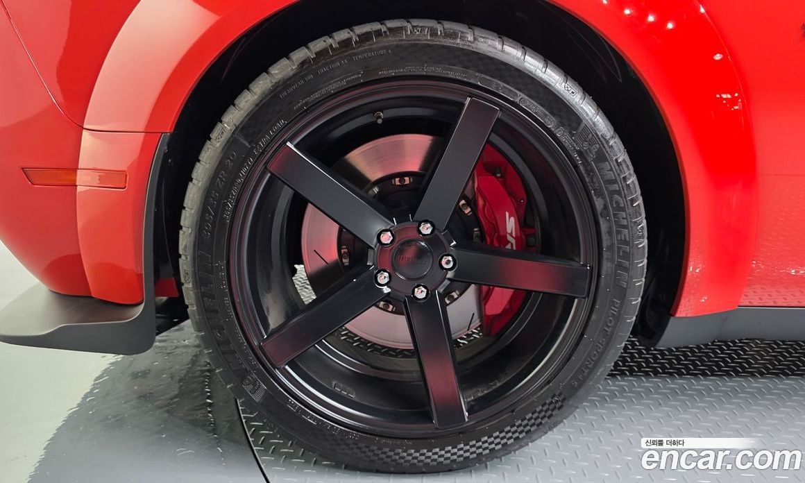 Dodge Challenger фото 5