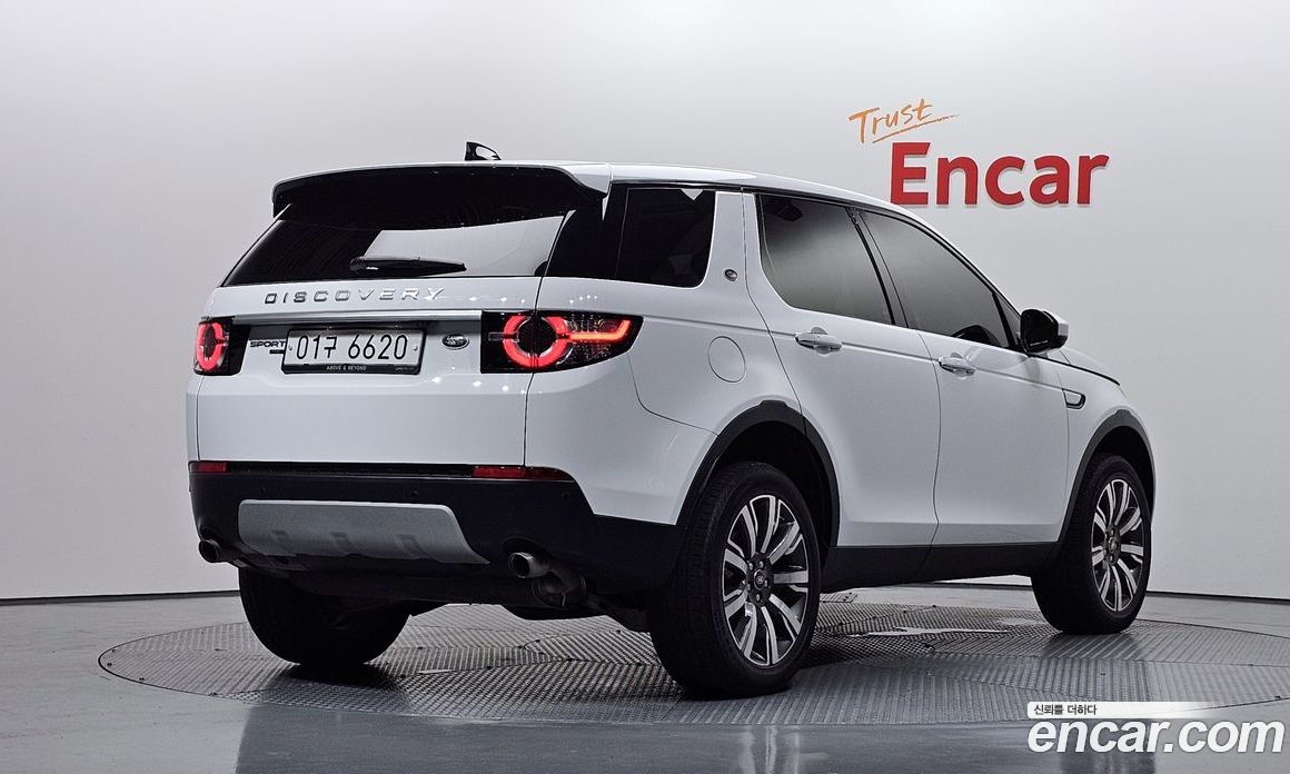 Land Rover Discovery Sport 1st Gen фото 2