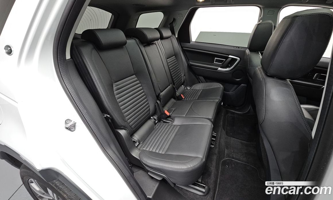 Land Rover Discovery Sport 1st Gen фото 11