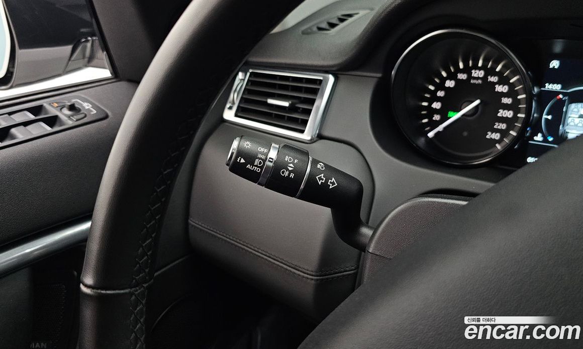 Land Rover Discovery Sport 1st Gen фото 17