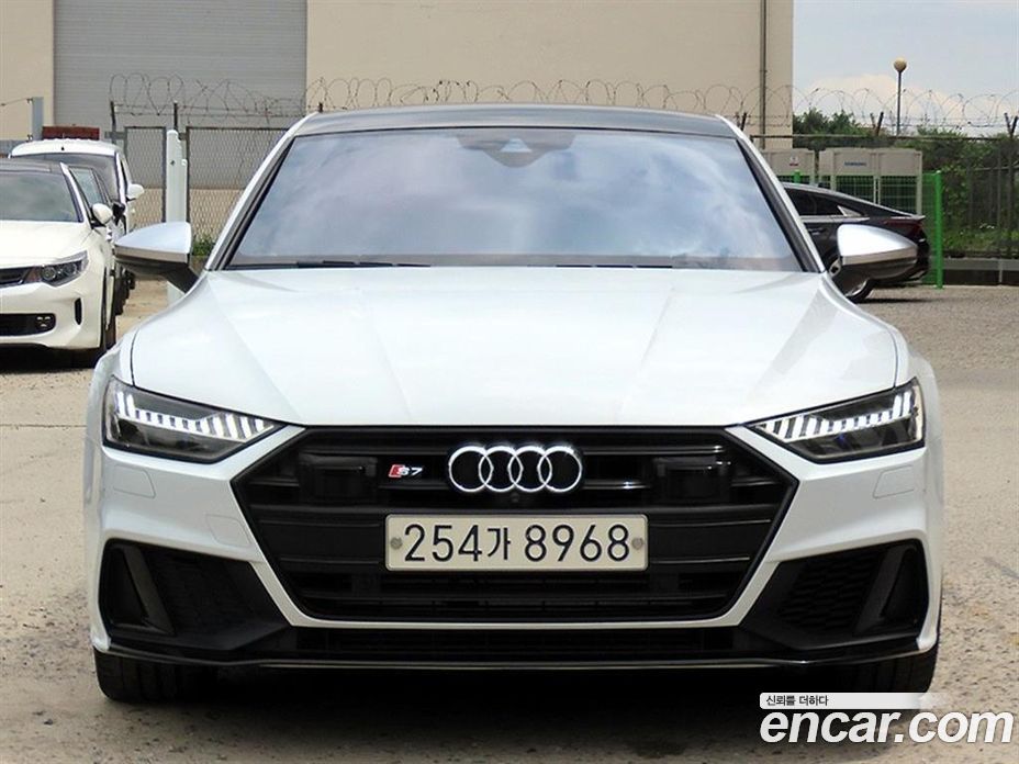 Audi S7 (4K)