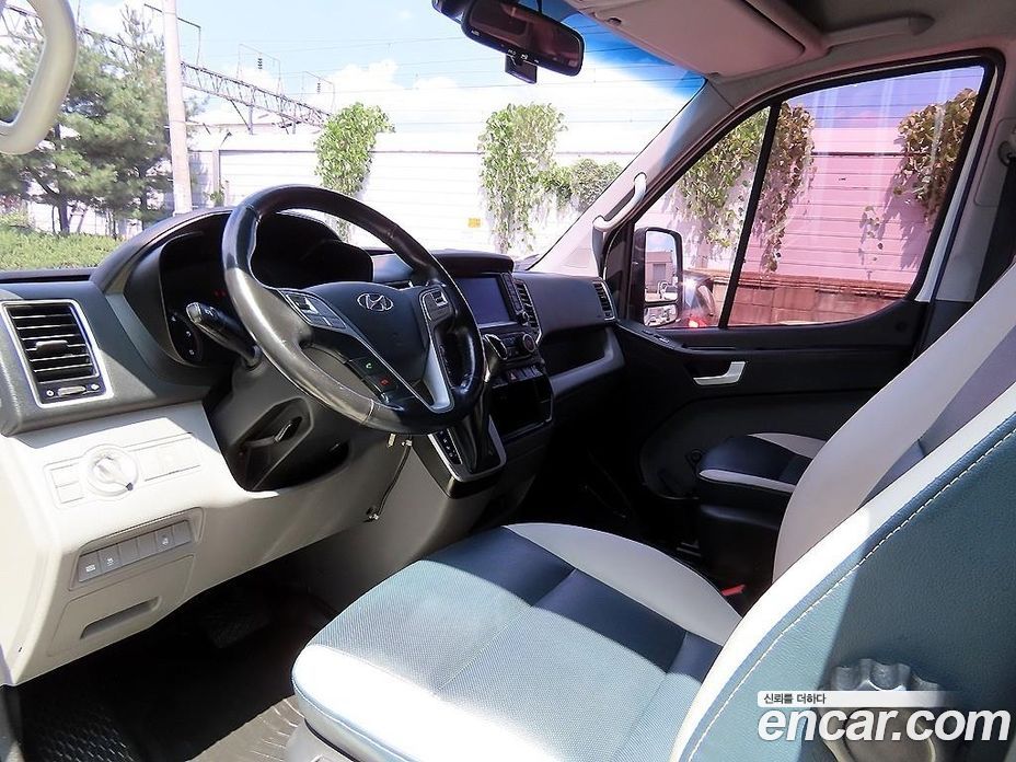 Hyundai Solati фото 9