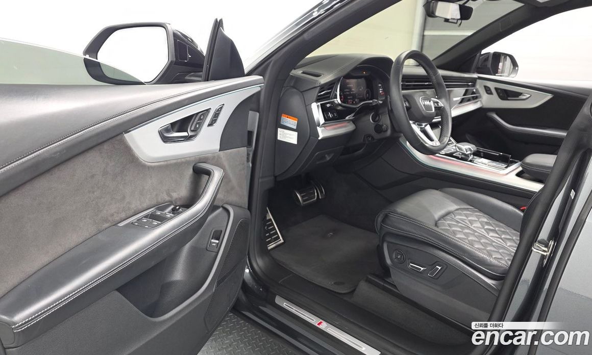 Audi Q8 (4M) фото 9