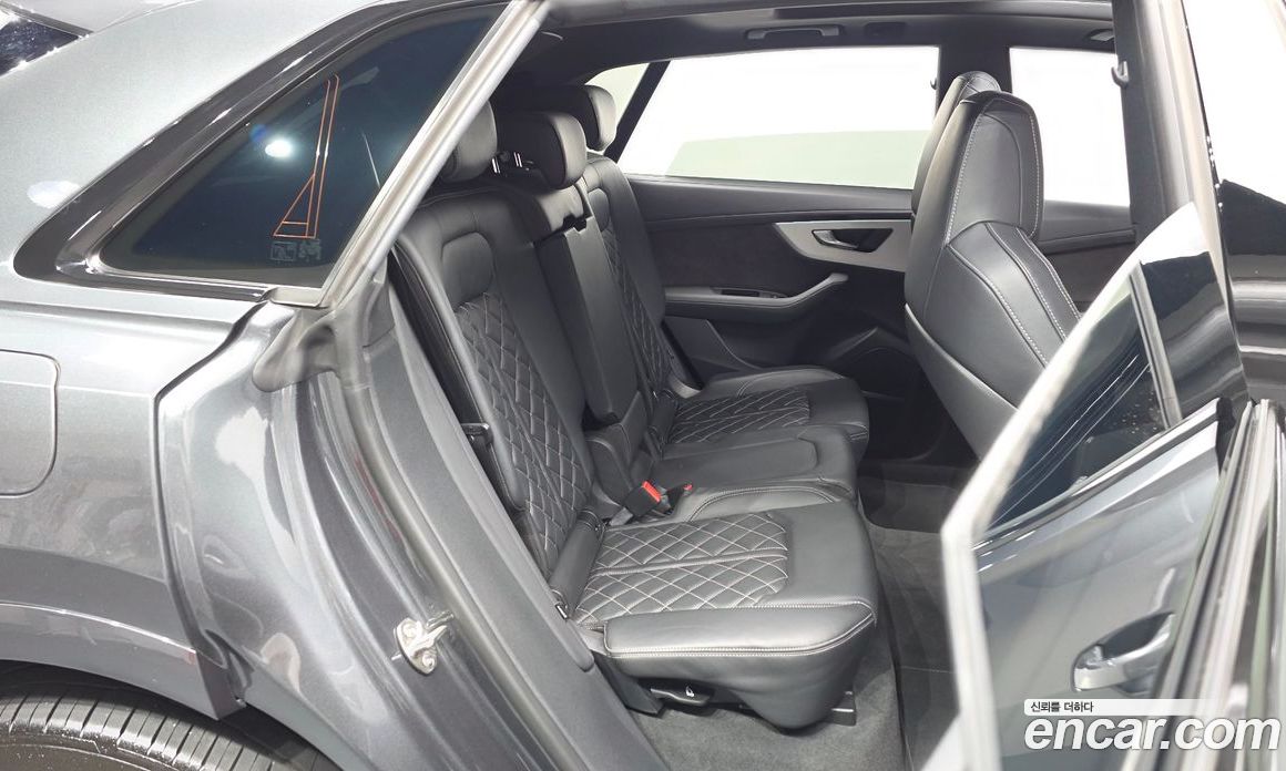 Audi Q8 (4M) фото 10
