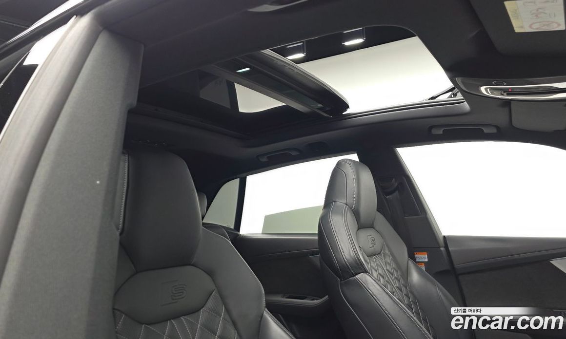 Audi Q8 (4M) фото 16